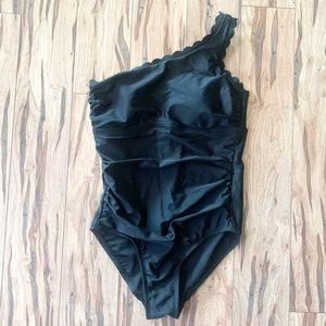 One piece swim suit